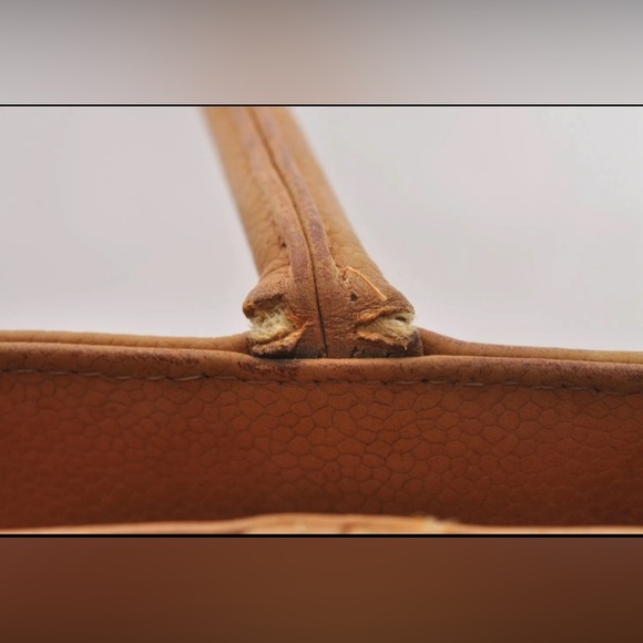 Chanel Medallion Tote Caviar Leather Caramel Color - Picture 7 of 15